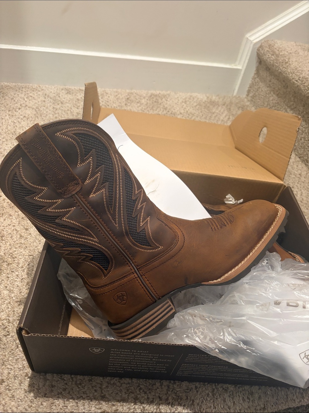 Ariat Men's (unisex) Brown Western Pull-On Boots with Dark Stitch Accents 8 W